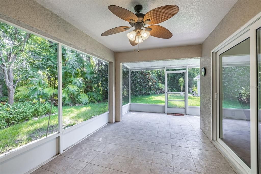 En Venta: $299,900 (3 camas, 2 baños, 1564 Pies cuadrados)