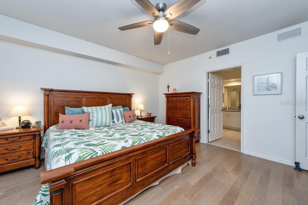 Active With Contract: $410,000 (3 beds, 2 baths, 1576 Square Feet)