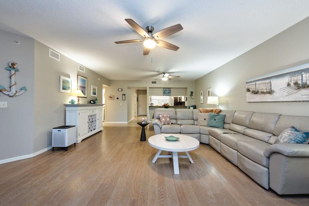 Active With Contract: $410,000 (3 beds, 2 baths, 1576 Square Feet)