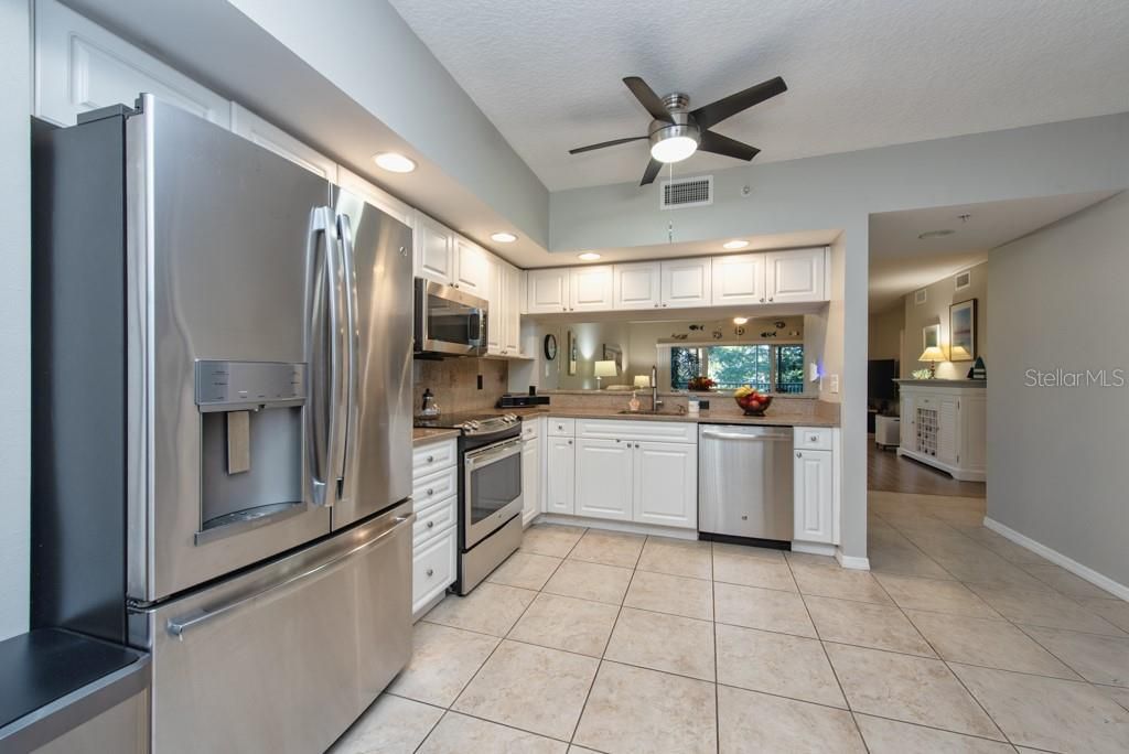 Active With Contract: $410,000 (3 beds, 2 baths, 1576 Square Feet)