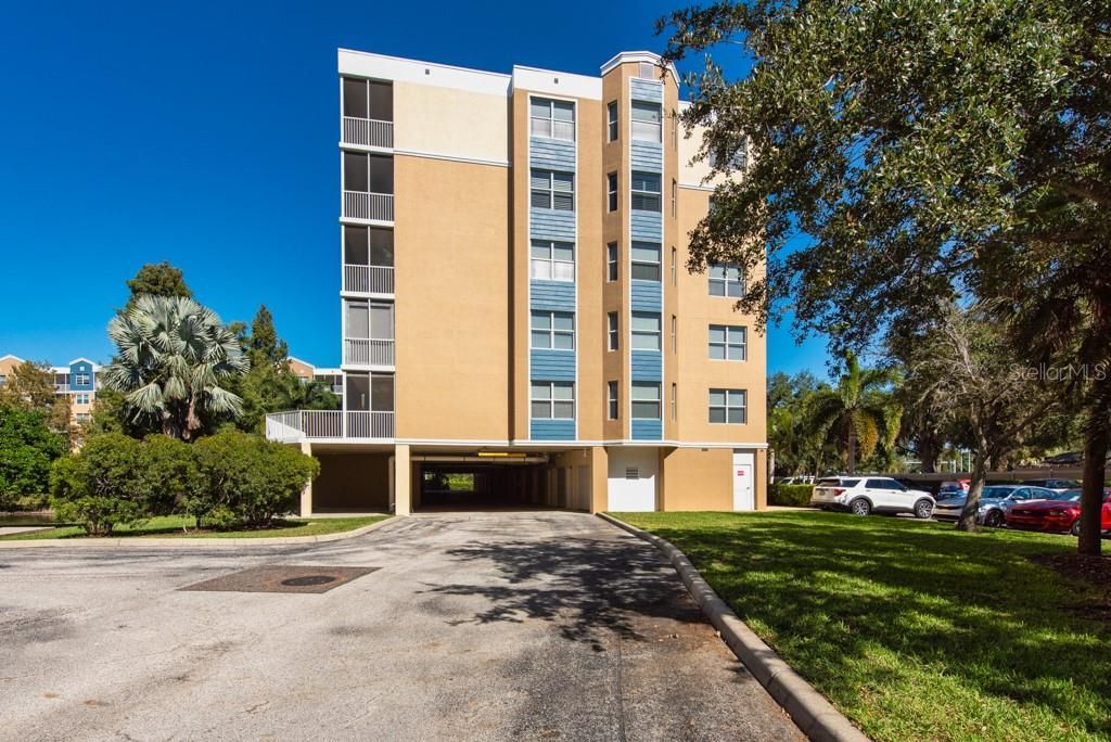Active With Contract: $410,000 (3 beds, 2 baths, 1576 Square Feet)
