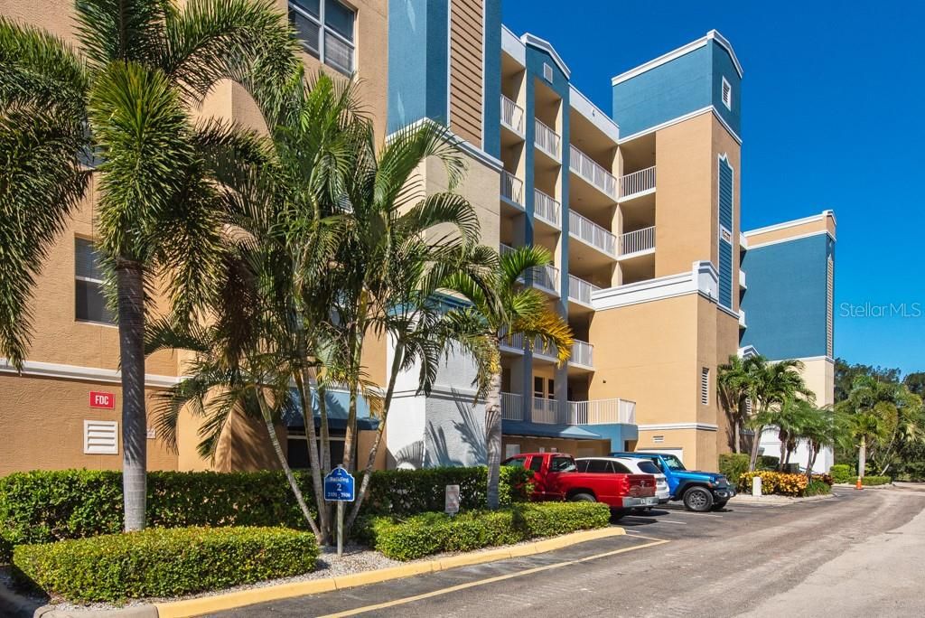 Active With Contract: $410,000 (3 beds, 2 baths, 1576 Square Feet)