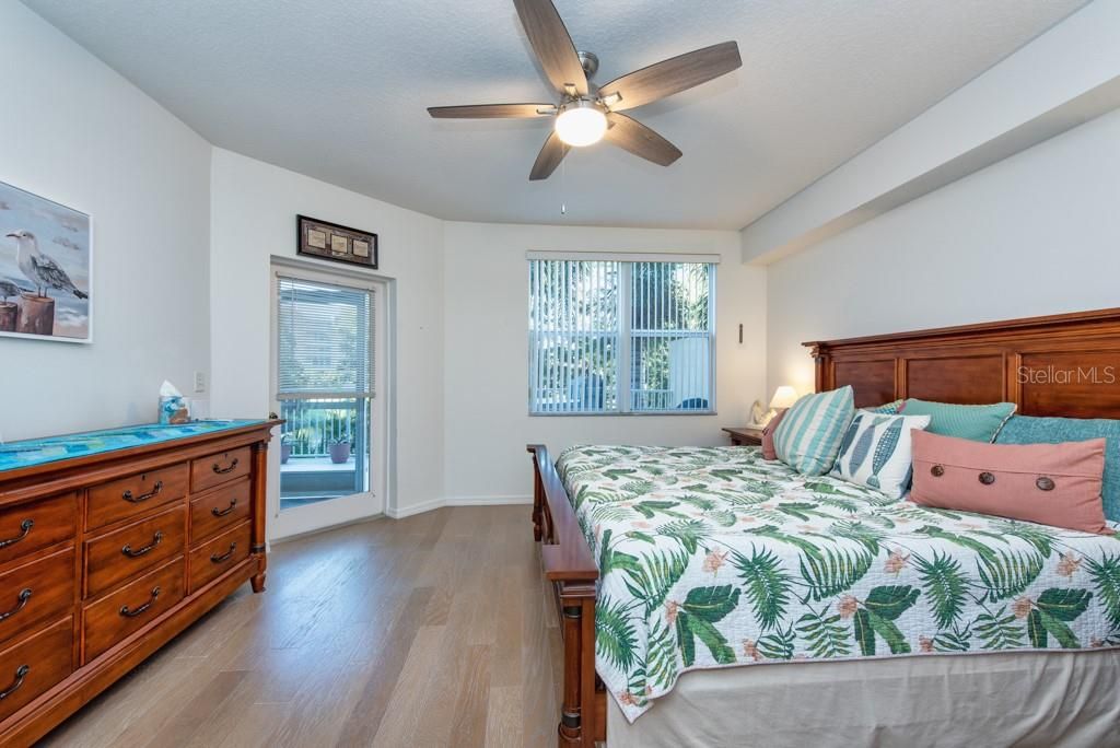 Active With Contract: $410,000 (3 beds, 2 baths, 1576 Square Feet)