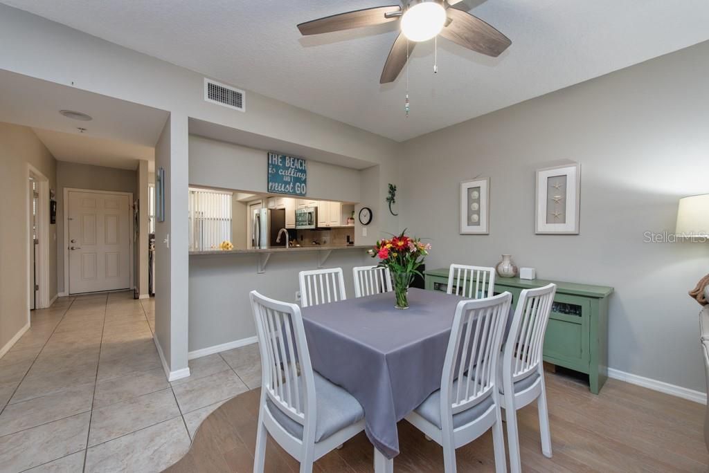 Active With Contract: $410,000 (3 beds, 2 baths, 1576 Square Feet)