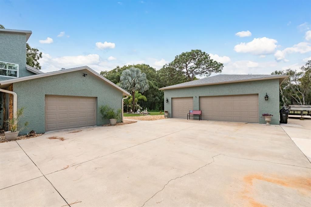 En Venta: $879,000 (3 camas, 3 baños, 2330 Pies cuadrados)