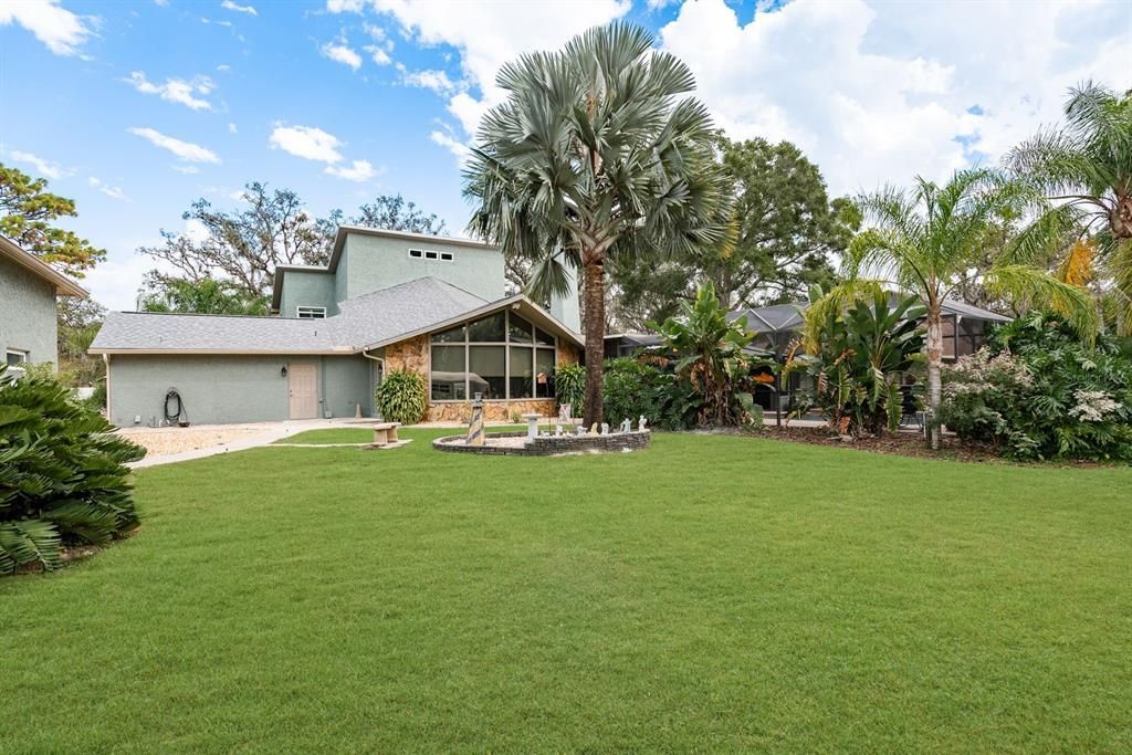 En Venta: $879,000 (3 camas, 3 baños, 2330 Pies cuadrados)