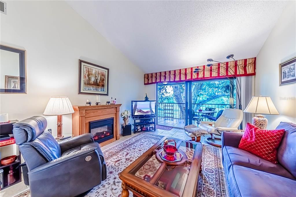 For Rent: $3,500 (2 beds, 2 baths, 1104 Square Feet)