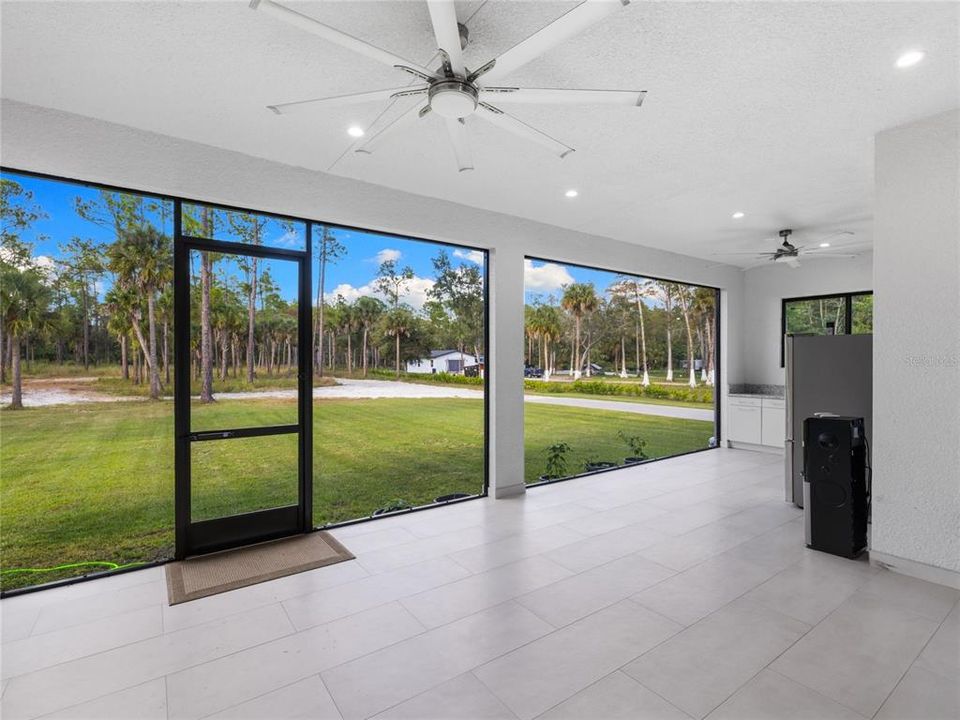 En Venta: $899,999 (4 camas, 4 baños, 2500 Pies cuadrados)