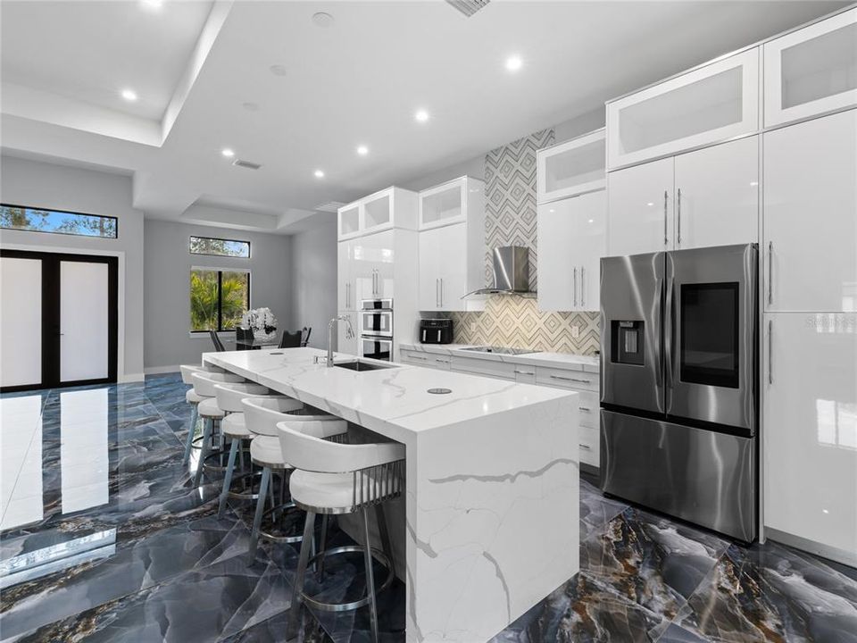 En Venta: $899,999 (4 camas, 4 baños, 2500 Pies cuadrados)