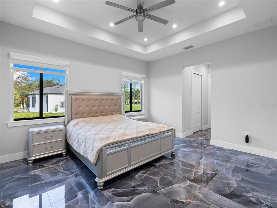 En Venta: $899,999 (4 camas, 4 baños, 2500 Pies cuadrados)