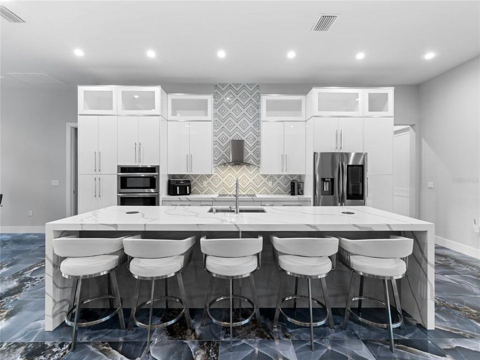 En Venta: $899,999 (4 camas, 4 baños, 2500 Pies cuadrados)