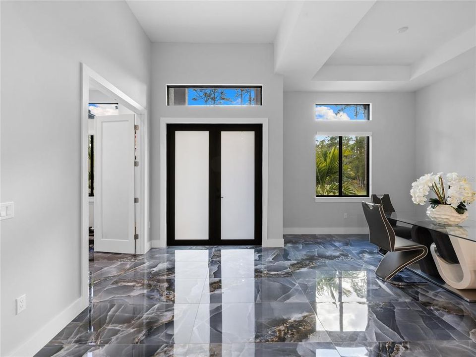 En Venta: $899,999 (4 camas, 4 baños, 2500 Pies cuadrados)