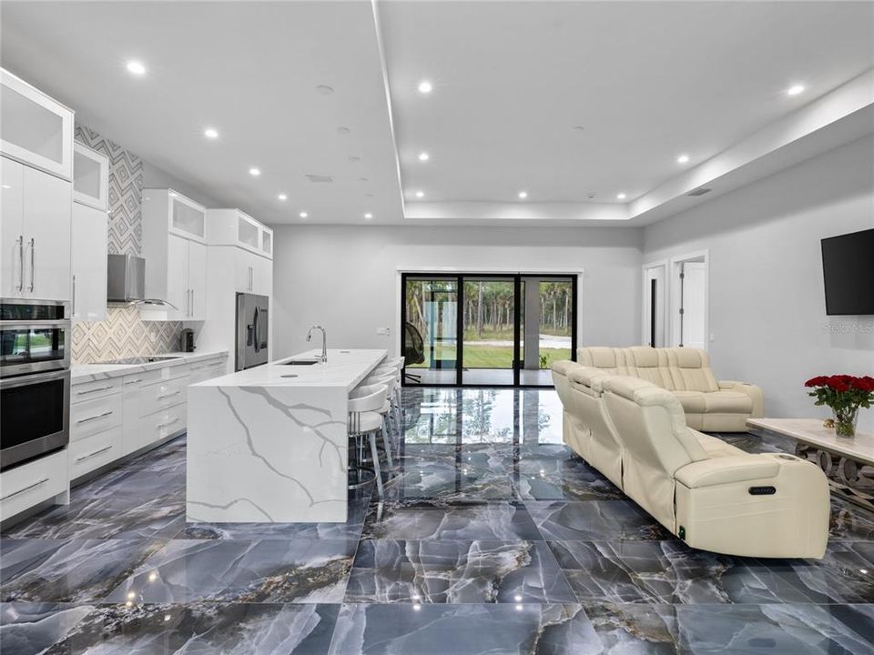 En Venta: $899,999 (4 camas, 4 baños, 2500 Pies cuadrados)