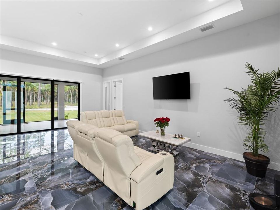 En Venta: $899,999 (4 camas, 4 baños, 2500 Pies cuadrados)