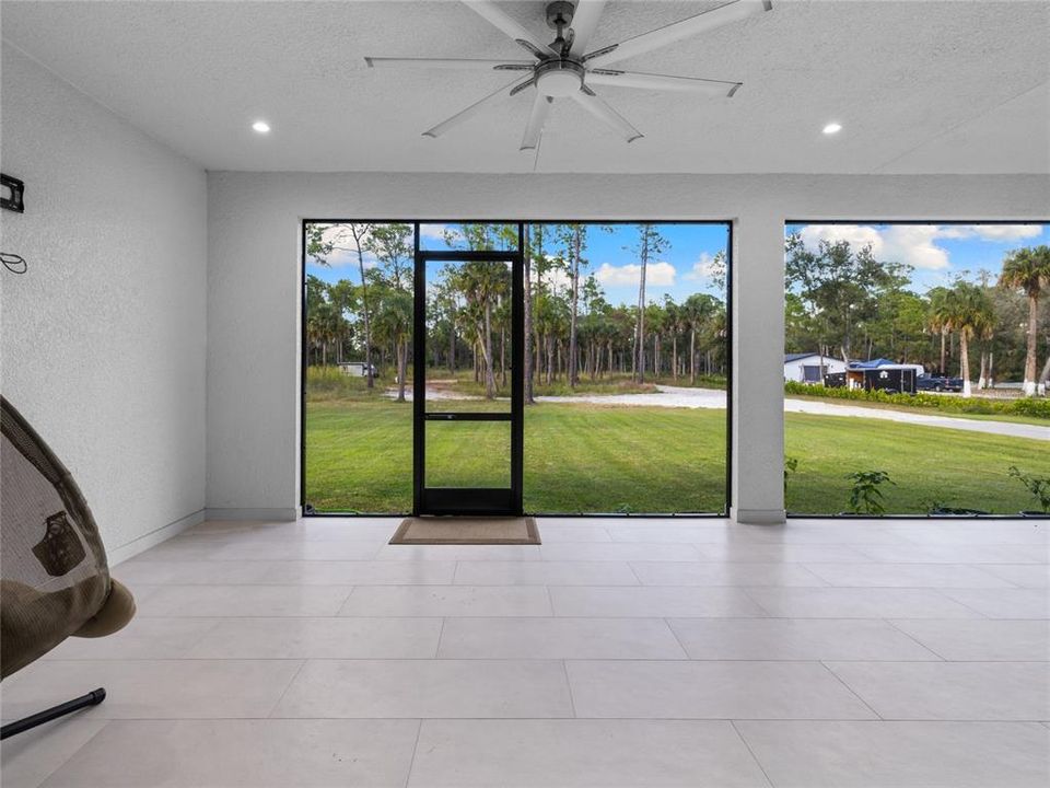 En Venta: $899,999 (4 camas, 4 baños, 2500 Pies cuadrados)