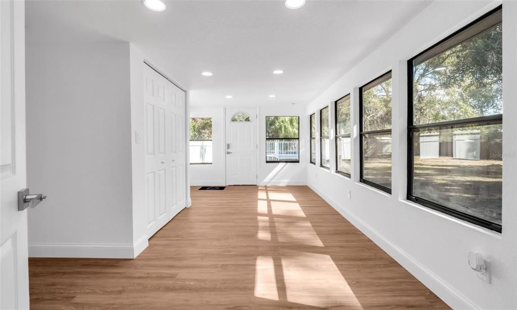 На продажу: $349,999 (3 спален, 2 ванн, 1452 Квадратных фут)