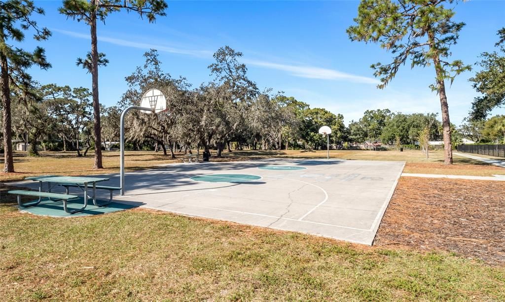 На продажу: $349,999 (3 спален, 2 ванн, 1452 Квадратных фут)