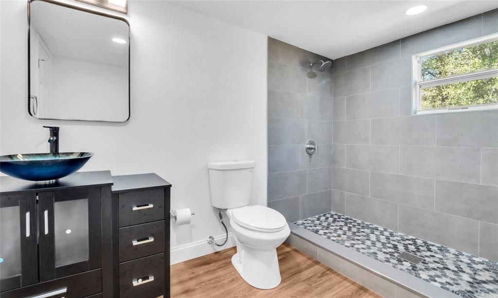 На продажу: $349,999 (3 спален, 2 ванн, 1452 Квадратных фут)