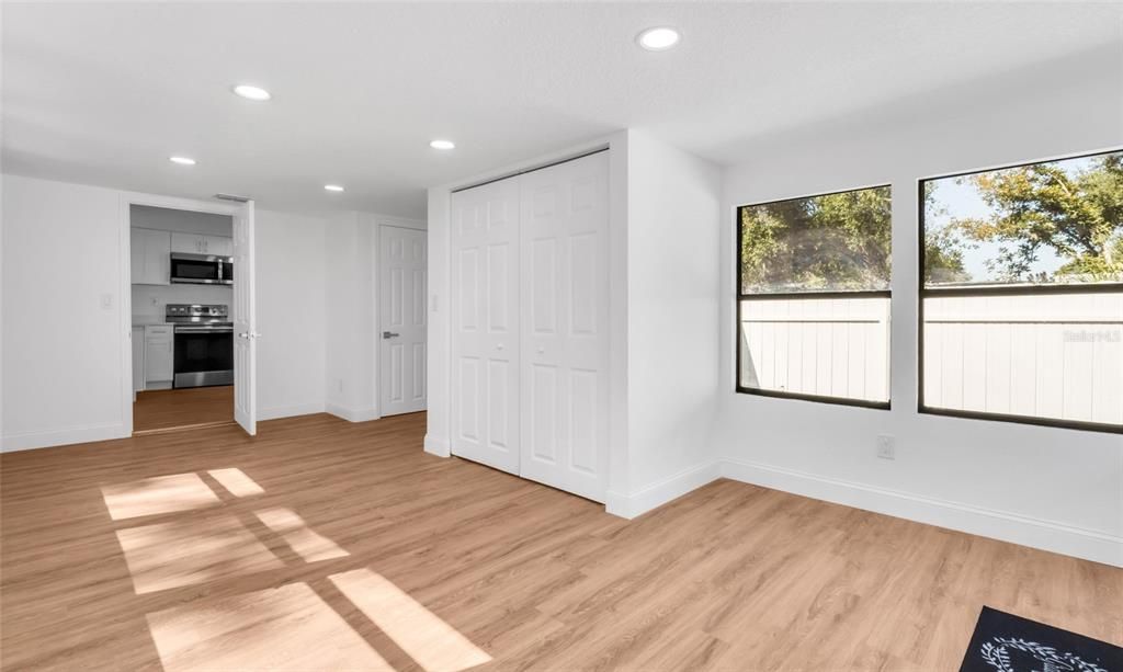 На продажу: $349,999 (3 спален, 2 ванн, 1452 Квадратных фут)