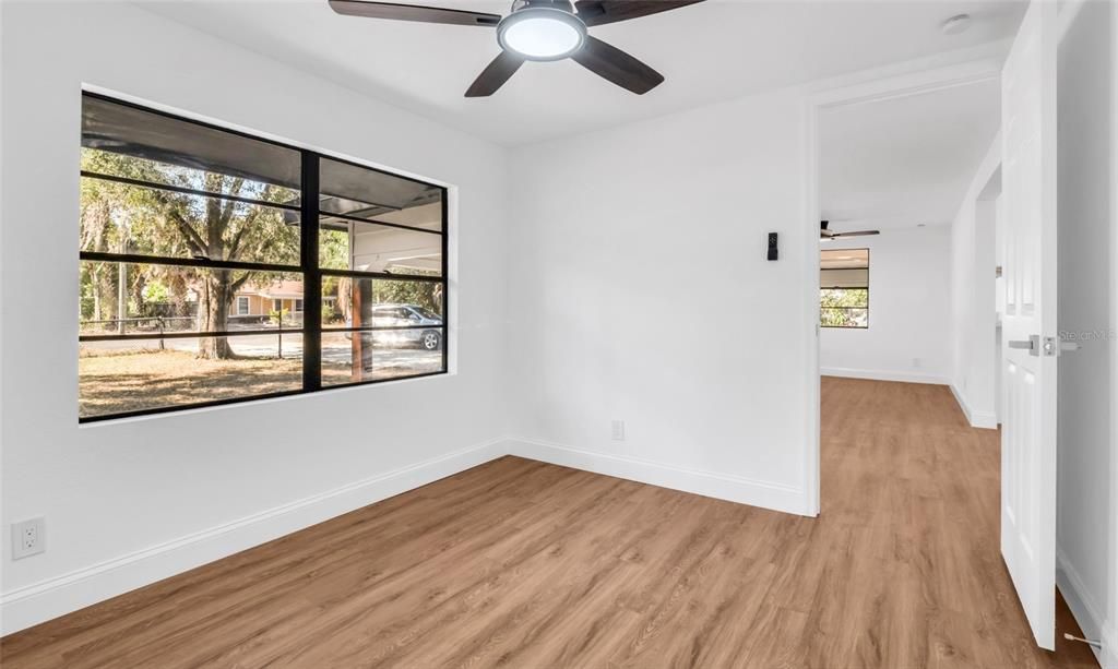 На продажу: $349,999 (3 спален, 2 ванн, 1452 Квадратных фут)