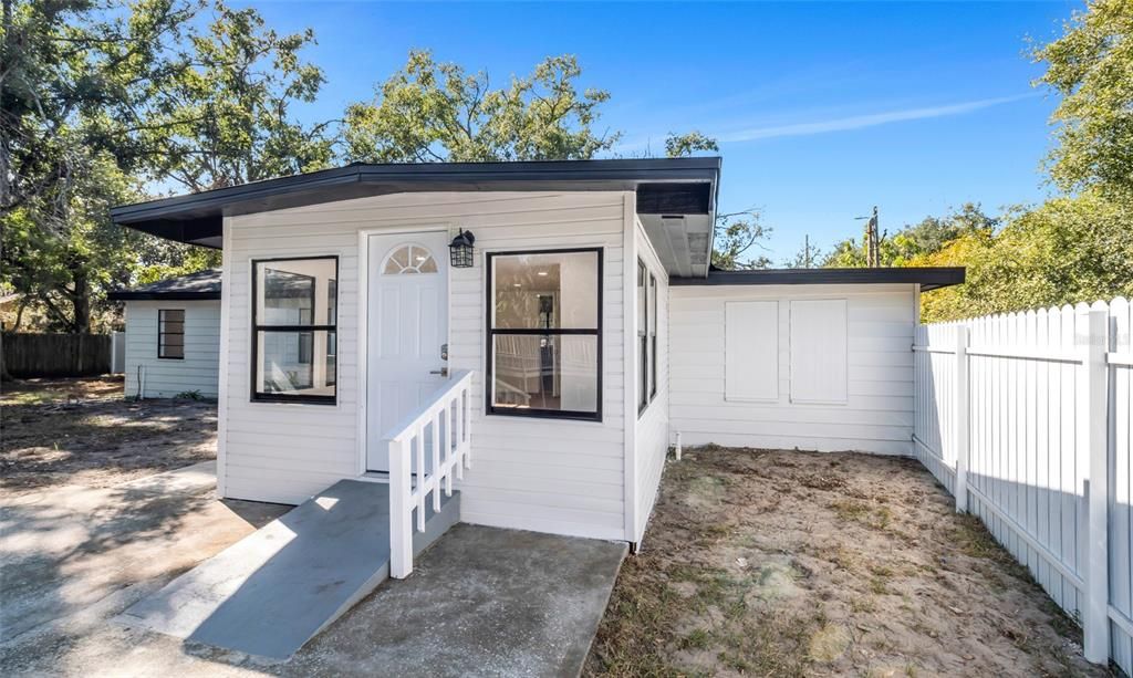 На продажу: $349,999 (3 спален, 2 ванн, 1452 Квадратных фут)