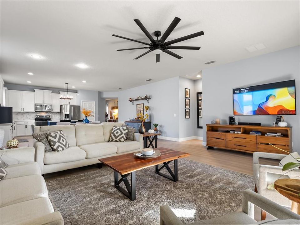 En Venta: $435,000 (4 camas, 2 baños, 2164 Pies cuadrados)