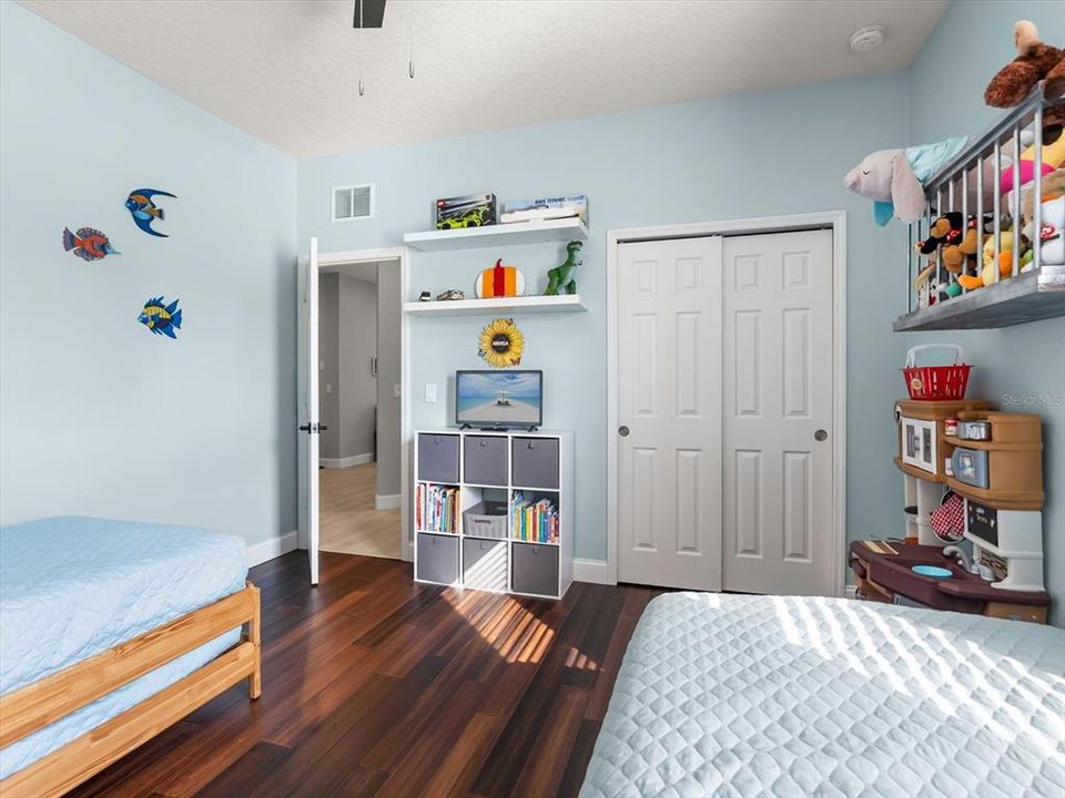 En Venta: $435,000 (4 camas, 2 baños, 2164 Pies cuadrados)