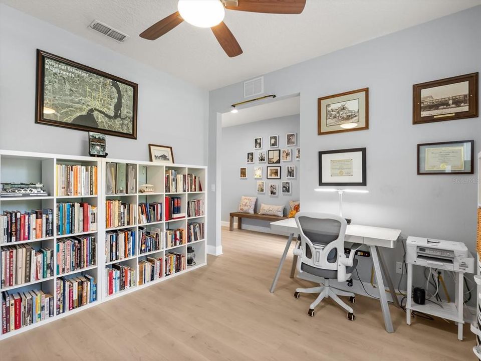 En Venta: $435,000 (4 camas, 2 baños, 2164 Pies cuadrados)