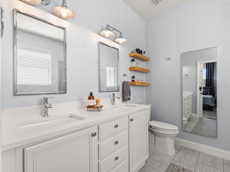 En Venta: $435,000 (4 camas, 2 baños, 2164 Pies cuadrados)