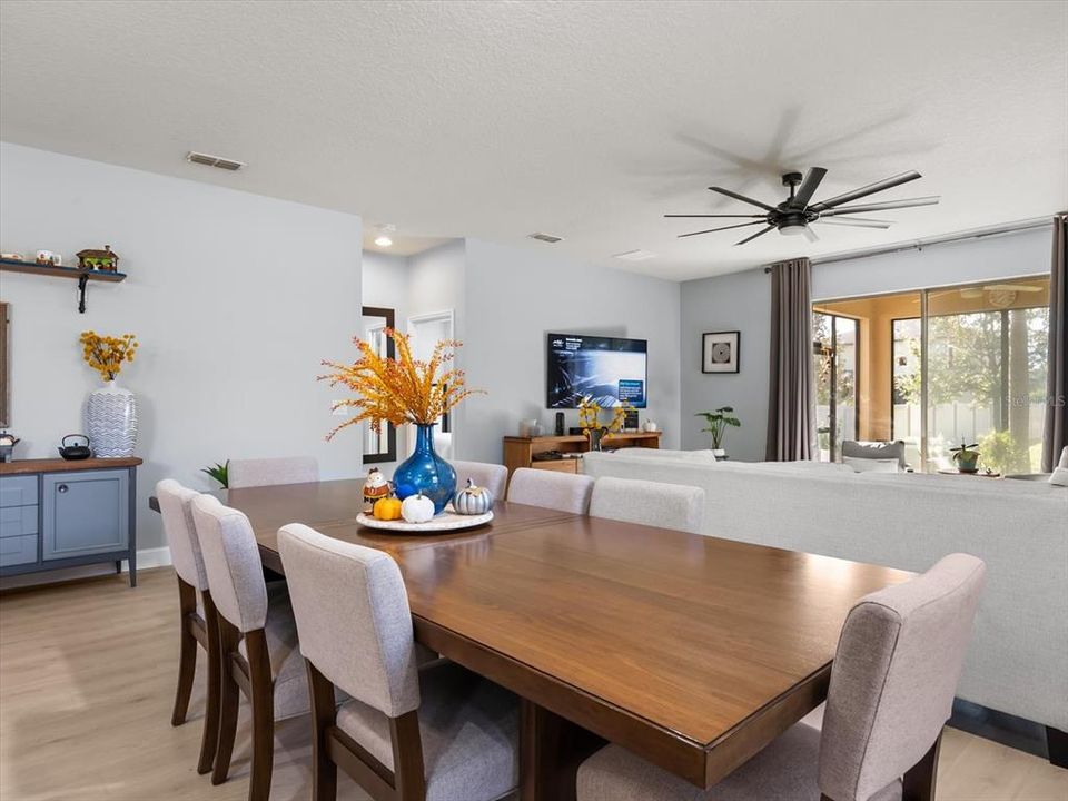 En Venta: $435,000 (4 camas, 2 baños, 2164 Pies cuadrados)