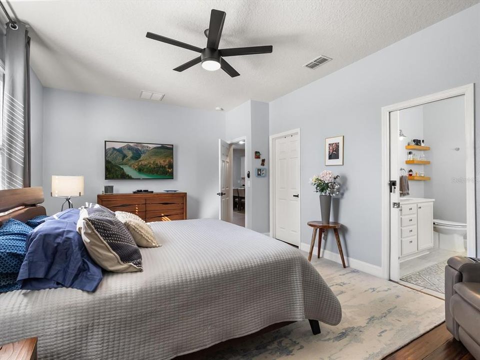 En Venta: $435,000 (4 camas, 2 baños, 2164 Pies cuadrados)