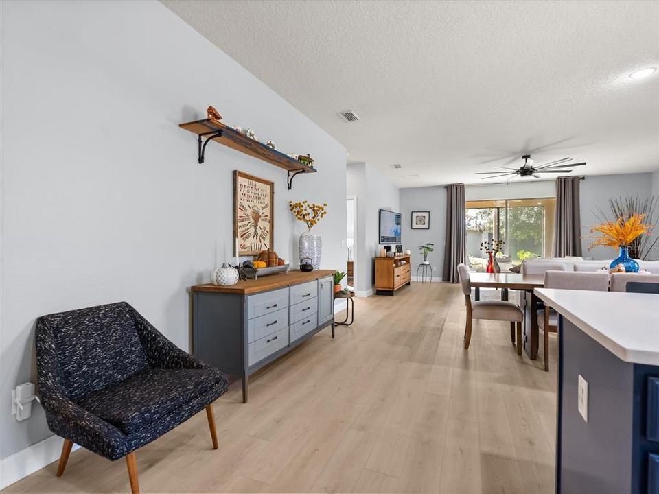 En Venta: $435,000 (4 camas, 2 baños, 2164 Pies cuadrados)