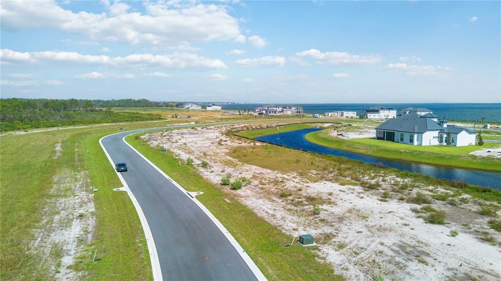 待售: $299,000 (0.22 acres)