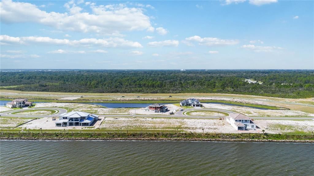 待售: $299,000 (0.22 acres)