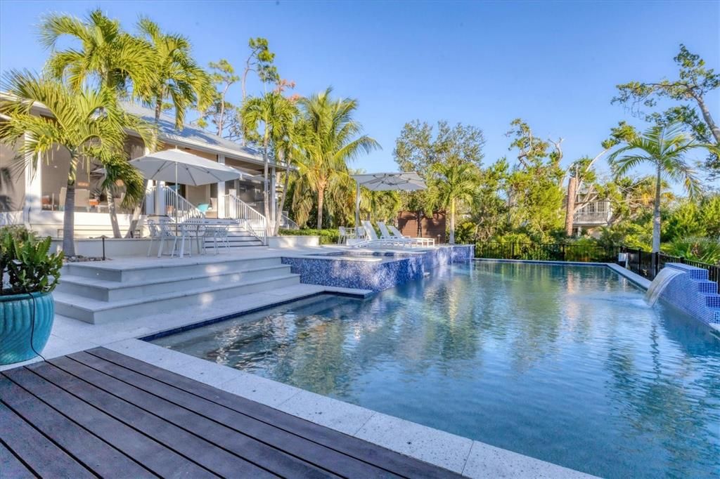 En Venta: $2,675,000 (3 camas, 3 baños, 2582 Pies cuadrados)