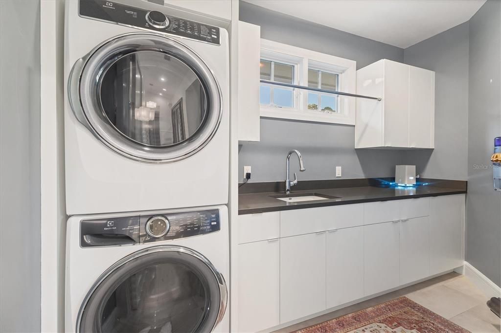 En Venta: $2,675,000 (3 camas, 3 baños, 2582 Pies cuadrados)