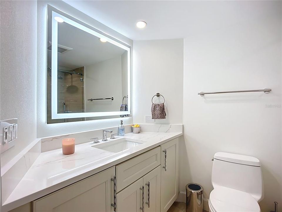 En Venta: $699,900 (2 camas, 2 baños, 1424 Pies cuadrados)