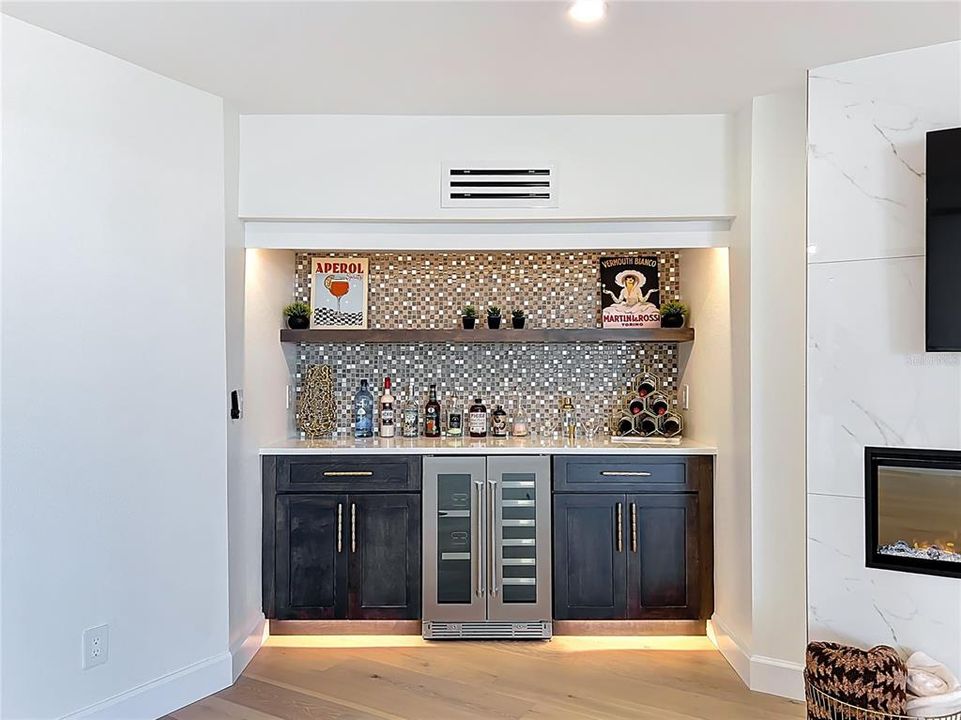 En Venta: $699,900 (2 camas, 2 baños, 1424 Pies cuadrados)