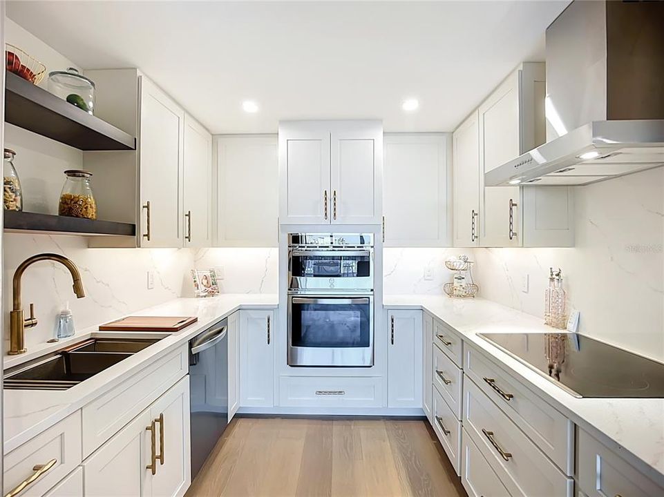 En Venta: $699,900 (2 camas, 2 baños, 1424 Pies cuadrados)