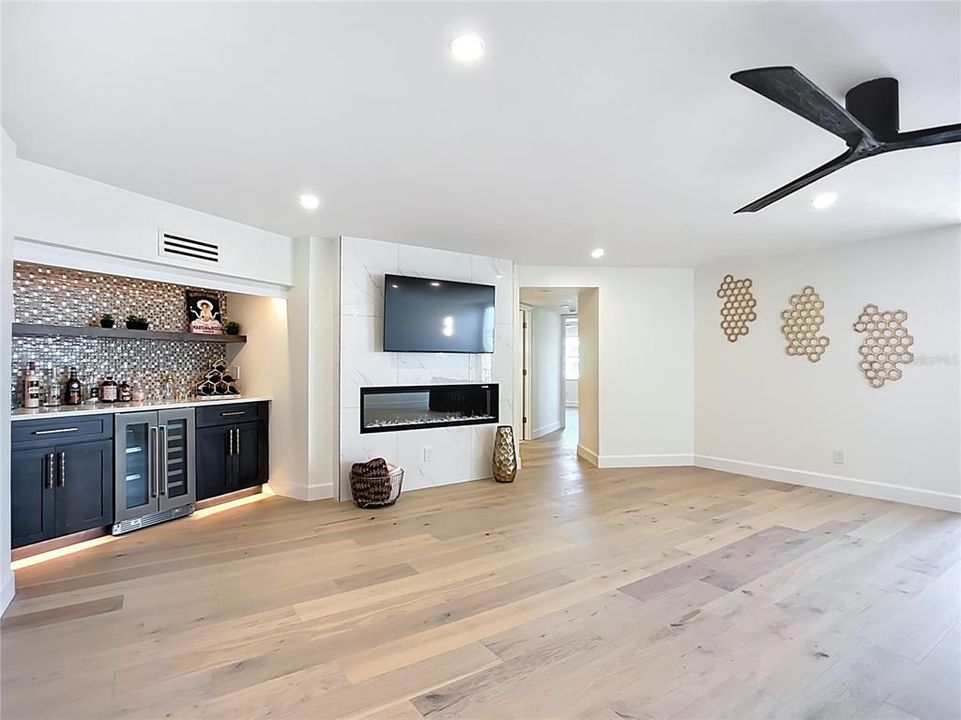 En Venta: $699,900 (2 camas, 2 baños, 1424 Pies cuadrados)