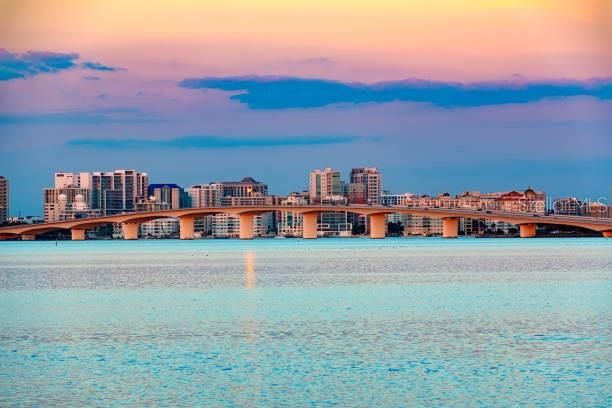 En Venta: $699,900 (2 camas, 2 baños, 1424 Pies cuadrados)