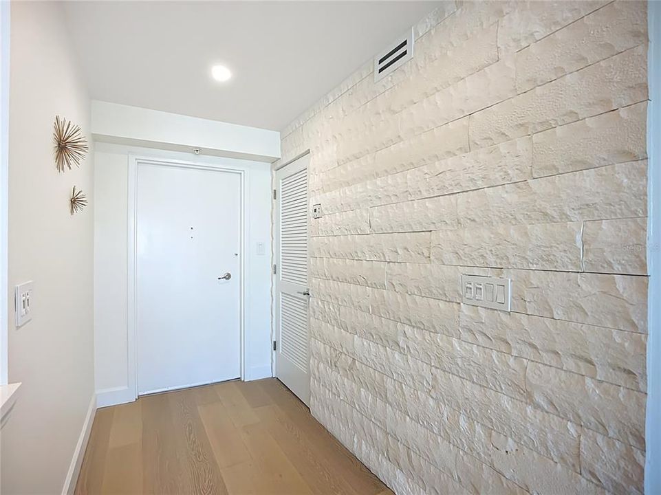 En Venta: $699,900 (2 camas, 2 baños, 1424 Pies cuadrados)