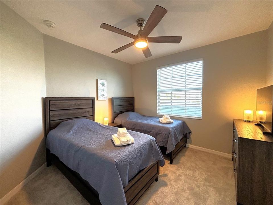 В аренду: $6,000 (3 спален, 2 ванн, 1301 Квадратных фут)