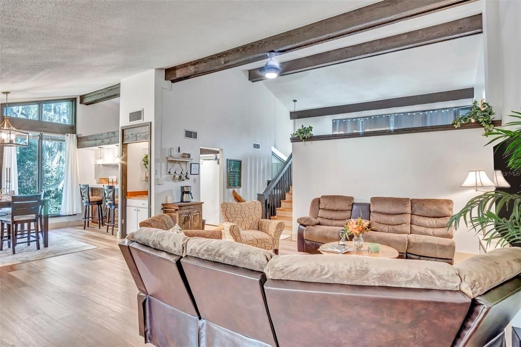 For Sale: $257,000 (2 beds, 2 baths, 2220 Square Feet)