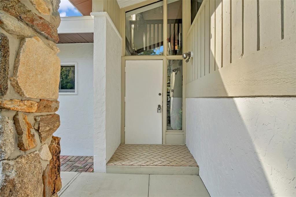 For Sale: $257,000 (2 beds, 2 baths, 2220 Square Feet)