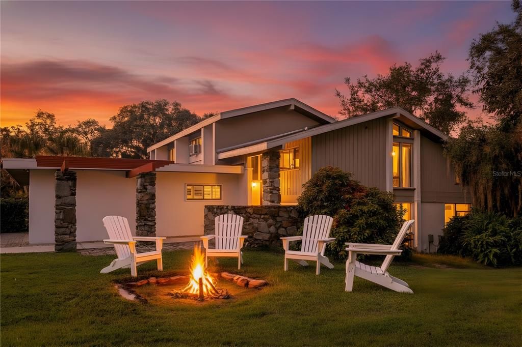 For Sale: $257,000 (2 beds, 2 baths, 2220 Square Feet)