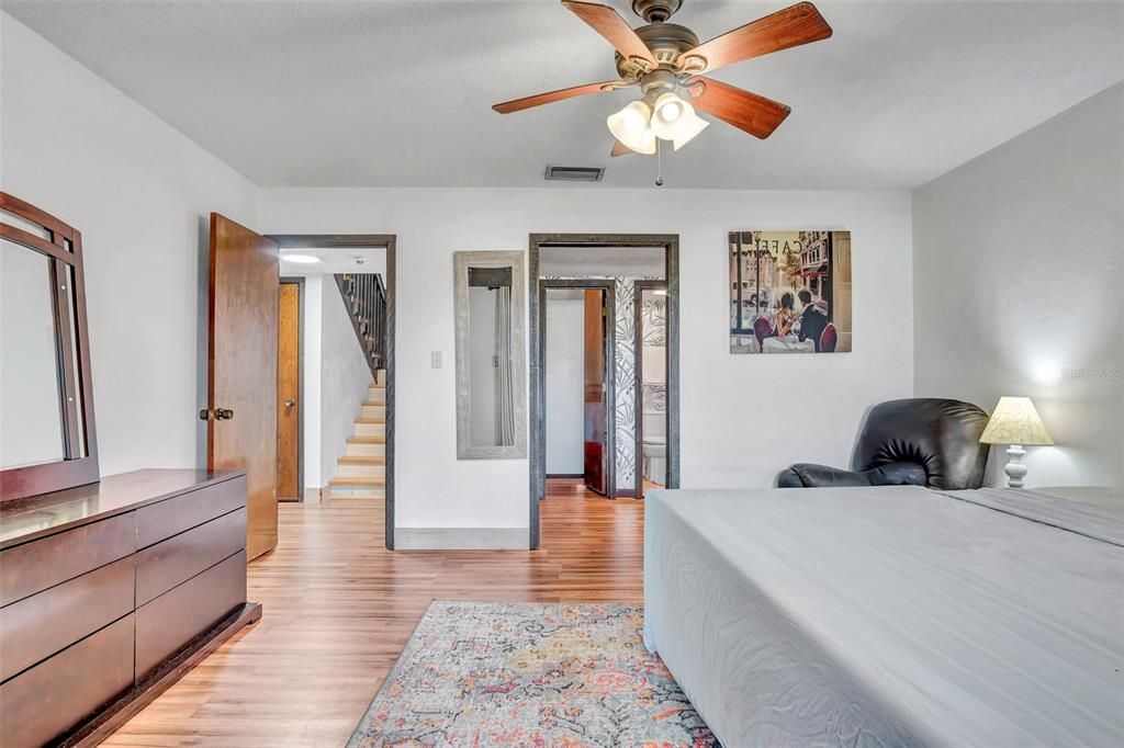 For Sale: $257,000 (2 beds, 2 baths, 2220 Square Feet)