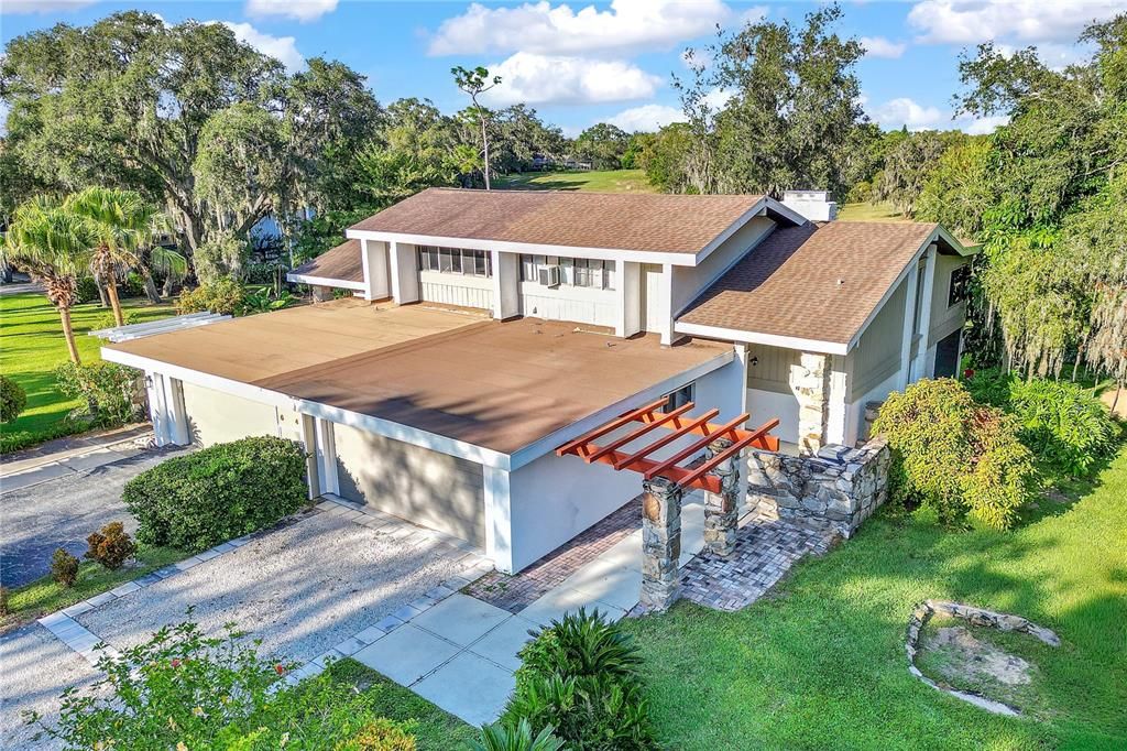 For Sale: $257,000 (2 beds, 2 baths, 2220 Square Feet)