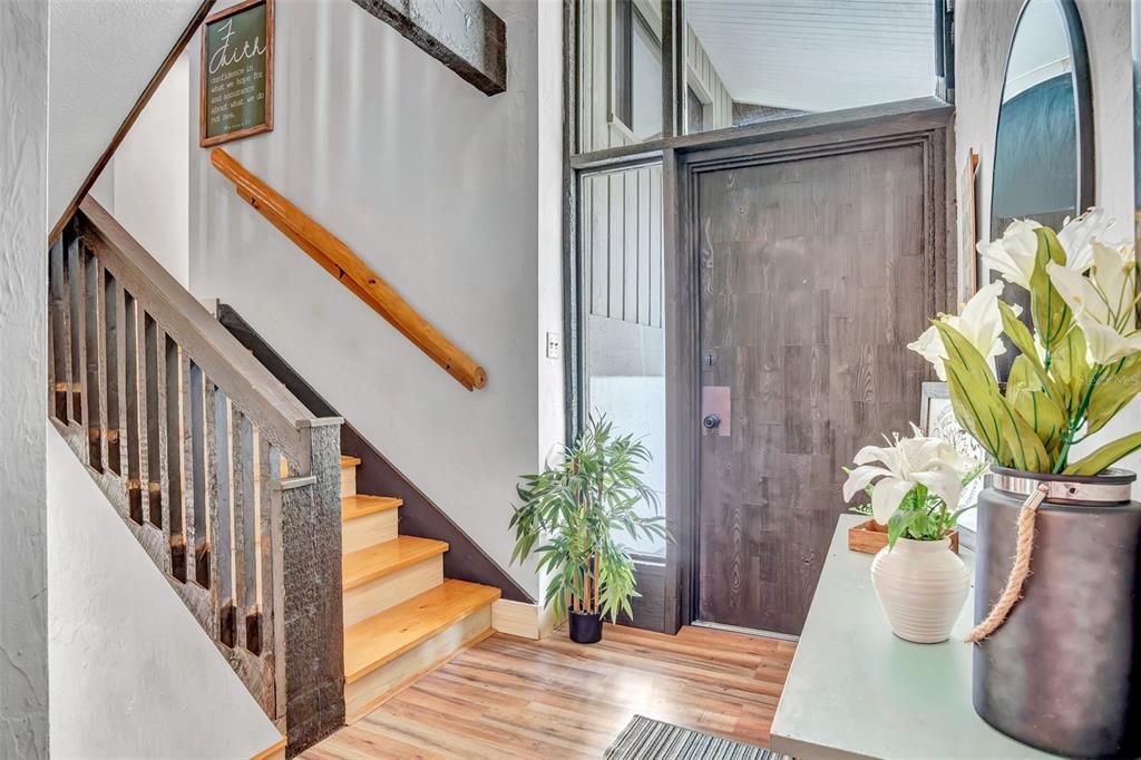 For Sale: $257,000 (2 beds, 2 baths, 2220 Square Feet)