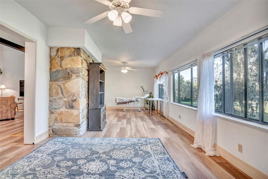 For Sale: $257,000 (2 beds, 2 baths, 2220 Square Feet)